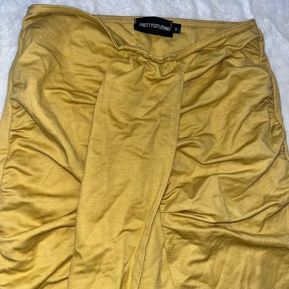 Yellow Knot Front Wrapped Sarong - Picture 4 of 4